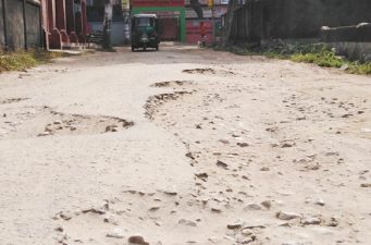 সিলেট খাদিমনগরে রাস্তার বেহাল দশা : দুর্ভোগ চরমে