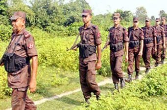 যশোরে বিজিবি’র হাতে গ্রেফতার এক, ফেনসিডিলসহ কাভার্ড ভ্যান জব্দ