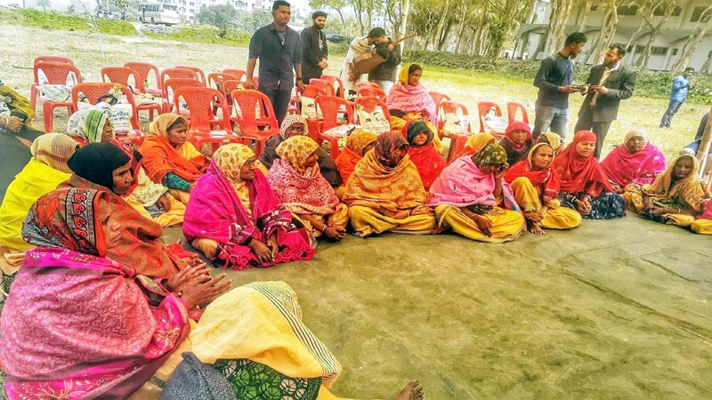 ইবিতে সুবিধাবঞ্চিত মায়েদের নিয়ে বসন্তবরণ