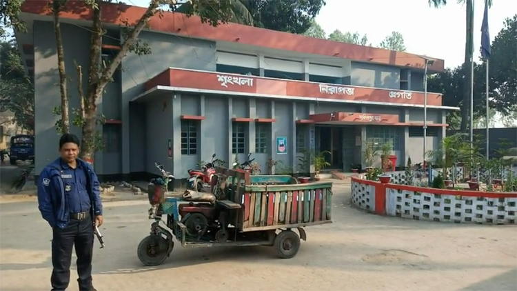 হাকিমপুরে পুলিশের গুলিতে ডাকাত সর্দ্দার নিহত, ২ পুলিশ আহত, পাইপগান ও গুলি উদ্ধার
