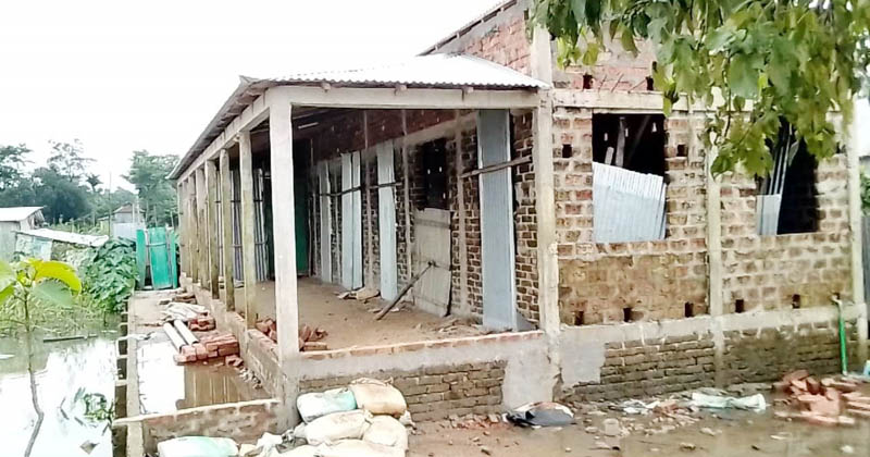 তাহিরপুরের মসজিদ নির্মাণ কাজ অর্থ সংকটের অভাবে স্থগিত