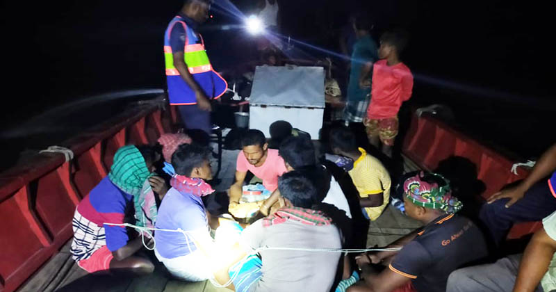 মতলবে মা ইলিশ ধরার অপরাধে ৭ জেলের কারাদণ্ড: ১ জনকে অর্থদণ্ড