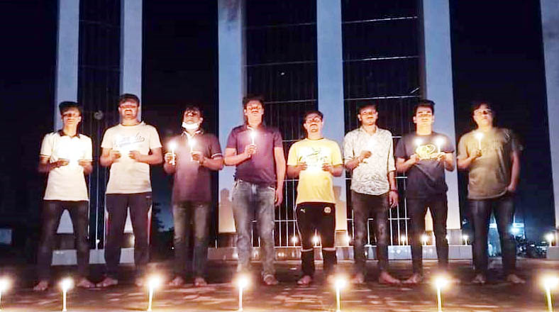দেশব্যাপী ধর্ষণের প্রতিবাদে ইবি ছাত্রলীগের মোমবাতি প্রজ্বলন