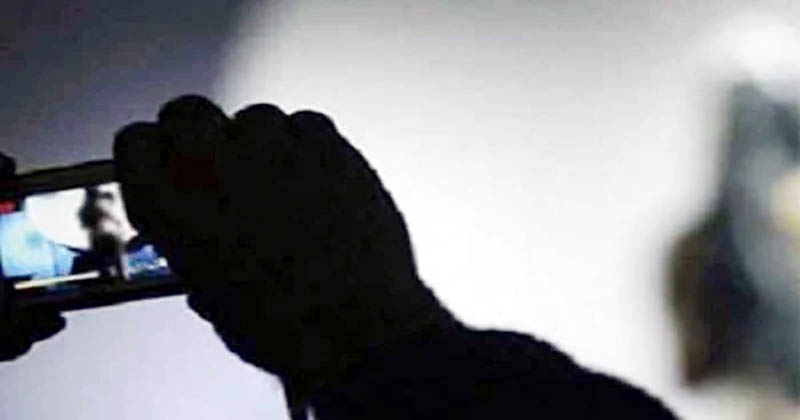 রাজশাহীতে গোসলের ভিডিও দেখিয়ে নারীকে ব্ল্যাকমেইলের চেষ্টা