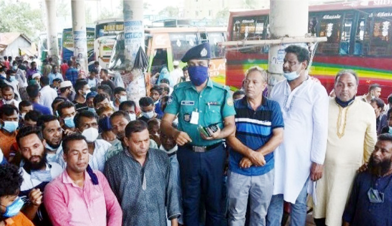 ব‌রিশাল নগ‌রের রুপাতলী‌তে আওয়ামীলীগের ২ গ্রুপের সংঘর্ষ