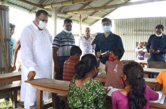 কুড়িগ্রামের চরাঞ্চলের শিক্ষা কার্যক্রম পরিদর্শন করলেন প্রাথমিক ও গণশিক্ষা প্রতিমন্ত্রী