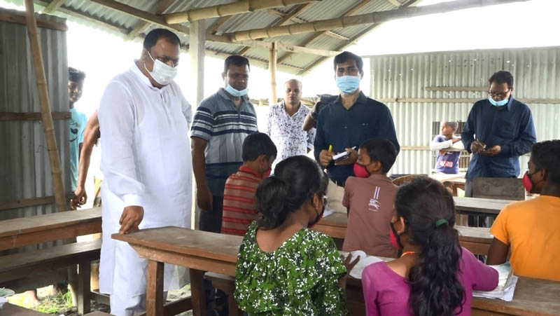 কুড়িগ্রামের চরাঞ্চলের শিক্ষা কার্যক্রম পরিদর্শন করলেন প্রাথমিক ও গণশিক্ষা প্রতিমন্ত্রী