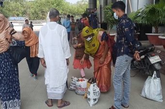 রাজশাহীতে বাস বন্ধ, চরম যাত্রী দুর্ভোগে যাত্রীরা