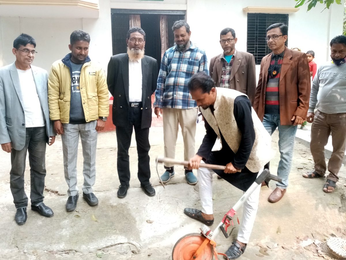 নড়াইলে বঙ্গবন্ধুর ফুফু বাড়ি কামাল প্রতাপ যাওয়ার রাস্তার কাজের উদ্বোধন।