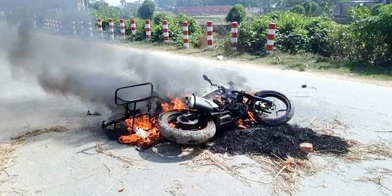 জিপ গাড়ির ধাক্কায় ফটিকছড়িতে দুই ছাত্রী নিহত: টিআই-সার্জেন্ট প্রত্যাহার