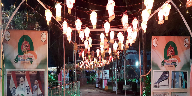 বাংলাদেশ-ভারত ৫ম সাংস্কৃতিক মিলনমেলা উপলক্ষে বর্ণিল সাজে সেজেছে রাজশাহী মহানগরী