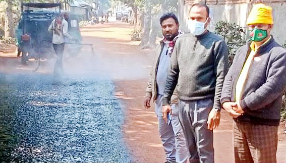 কাজিপুরের সিমান্তবাজার -সোনামূখী রাস্তার কাজ পুনরায় শুরু হওয়ায় জনমনে স্বস্থি