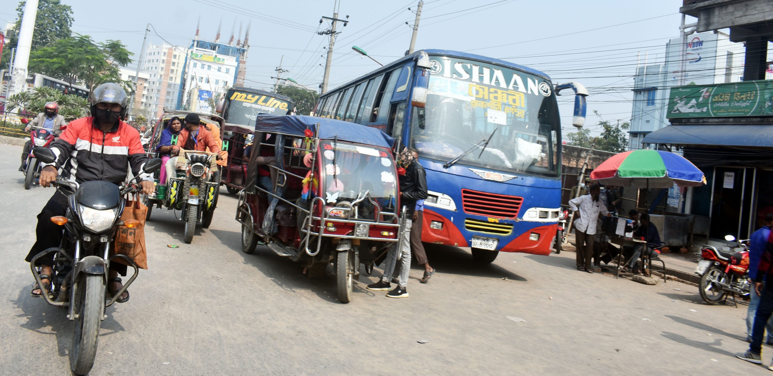 রাজশাহী-ঢাকা বাস চলাচল শুরু