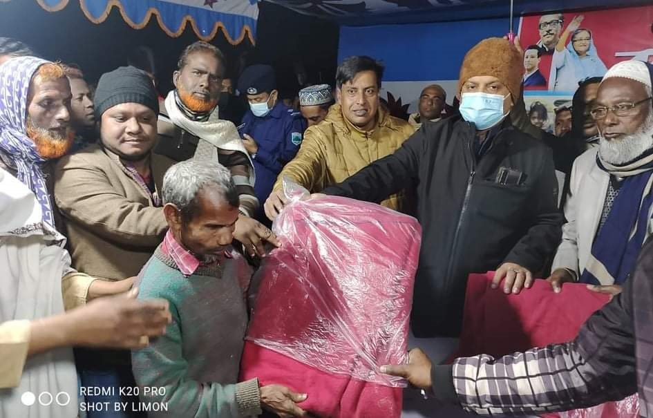 কাজিপুরে শীতার্তদের মাঝে কম্বল বিতরণ করলেন এমপি জয়