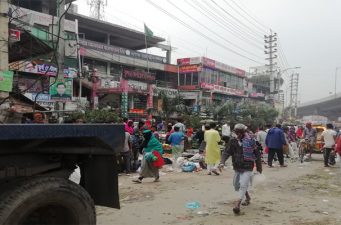 উচ্ছেদ আর দখল নিয়ে চলে চোর পুলিশের খেলা