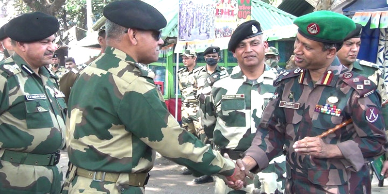 হিলি সীমান্তে বিজিবি ও বিএসএফ এর সৌজন্যে সাক্ষাৎ