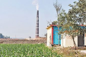 বন্ধের নির্দেশ অমান্য,জরিমানা দিয়ে চলছে তিন ইটভাটার কার্যক্রম