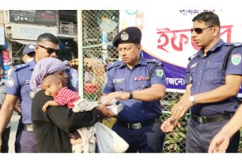 মৌলভীবাজার মডেল থানা পুলিশের উদ্যোগে ইফতার বিতরণ