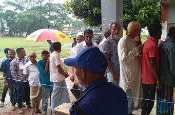 ১১টি উপজেলায় আজ ভোট,উপজেলা পরিষদ নির্বাচন : বেলা বাড়ার সঙ্গে সিলেটে বাড়ছে ভোটারও