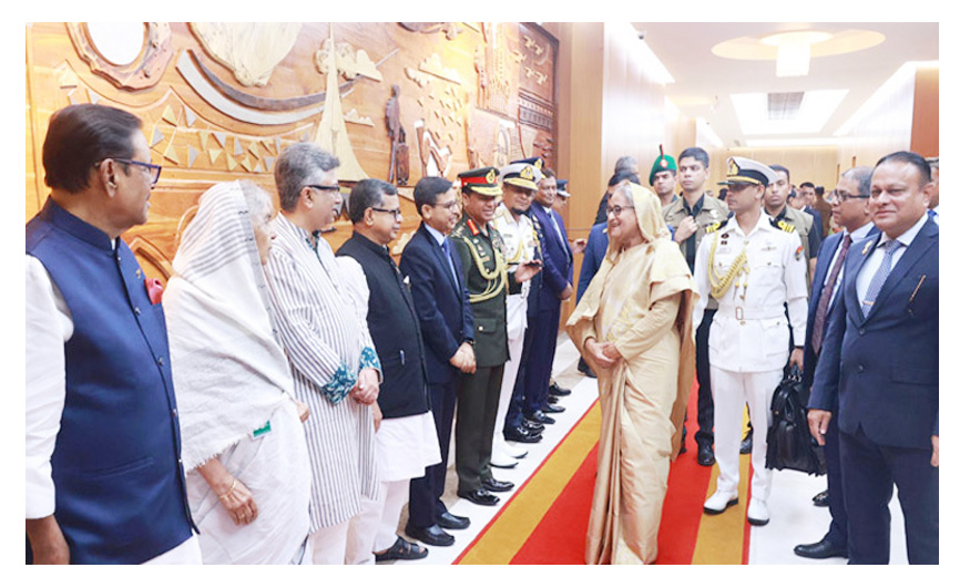 মোদির শপথ অনুষ্ঠানে যোগ দিতে দিল্লি গেলেন প্রধানমন্ত্রী