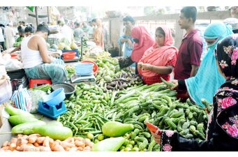 সংকট নেই, তবু দাম বাড়ছে ভোগ্যপণ্যের