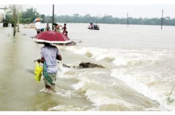 বিপৎসীমার ওপরে সুরমার পানি