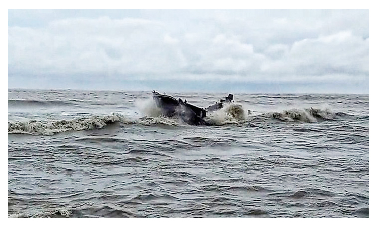 কক্সবাজারে টেকনাফ-সেন্টমার্টিন নৌপথে ট্রলারডুবি, নিখোঁজ ১