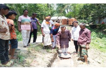 কাজিপুর পৌরসভার নতুন রাস্তা নির্মাণ কাজের উদ্বোধন