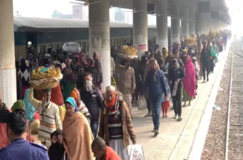 রেলওয়ের রানিং স্টাফদের কর্মবিরতি প্রত্যাহার ৩০ ঘণ্টা পর রাজশাহী থেকে ছুটলো ট্রেন