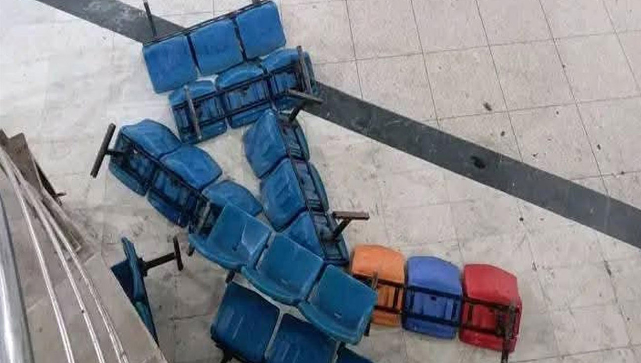 ট্রেন চলাচল বন্ধ থাকায় রাজশাহী স্টেশন ভাঙচুর করলেন ক্ষুব্ধ যাত্রীরা