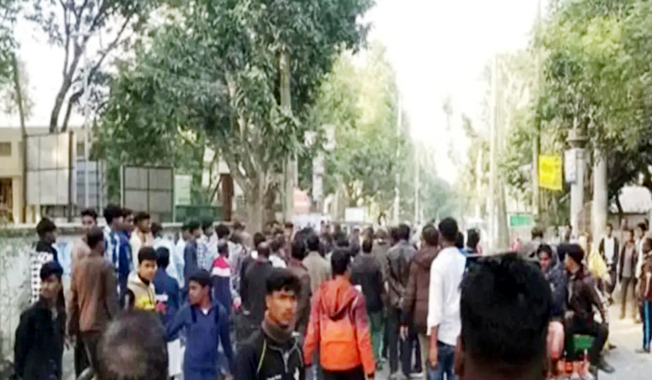 রাজশাহীর তানোরে শীতবস্ত্র বিতরণ বিএনপির দুই গ্রুপের সংঘর্ষ, আহত ১২