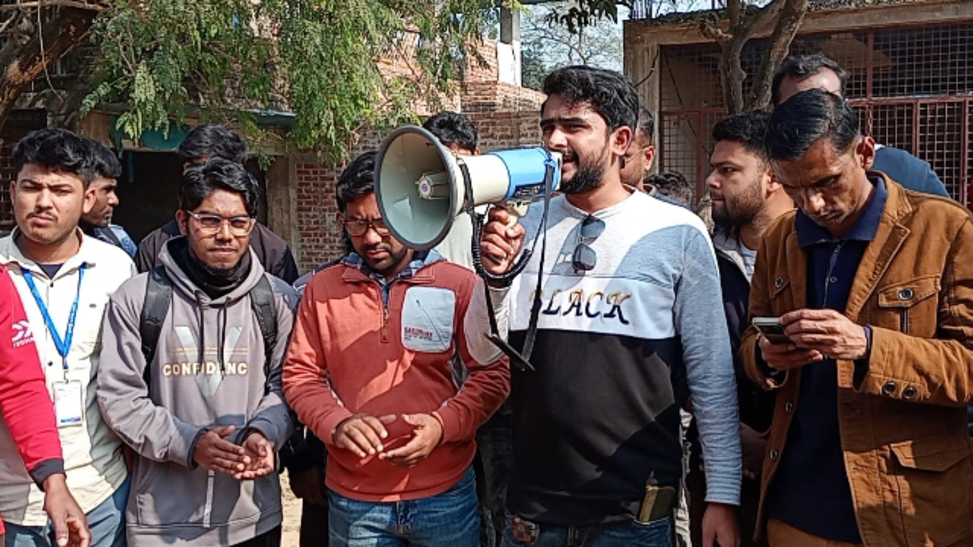 ধান বিক্রয়ে কৃষকের অনীহা পাঁচ বছরে ১২ শতাংশের বেশি ধান সংগ্রহ করতে পারেনি রাজশাহী খাদ্য বিভাগ