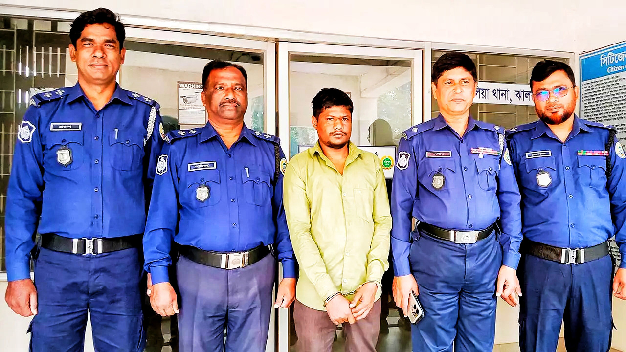 ঝালকাঠিতে হত্যা চেষ্টা মামলার আসামী মামুন মীর গ্রেফতার