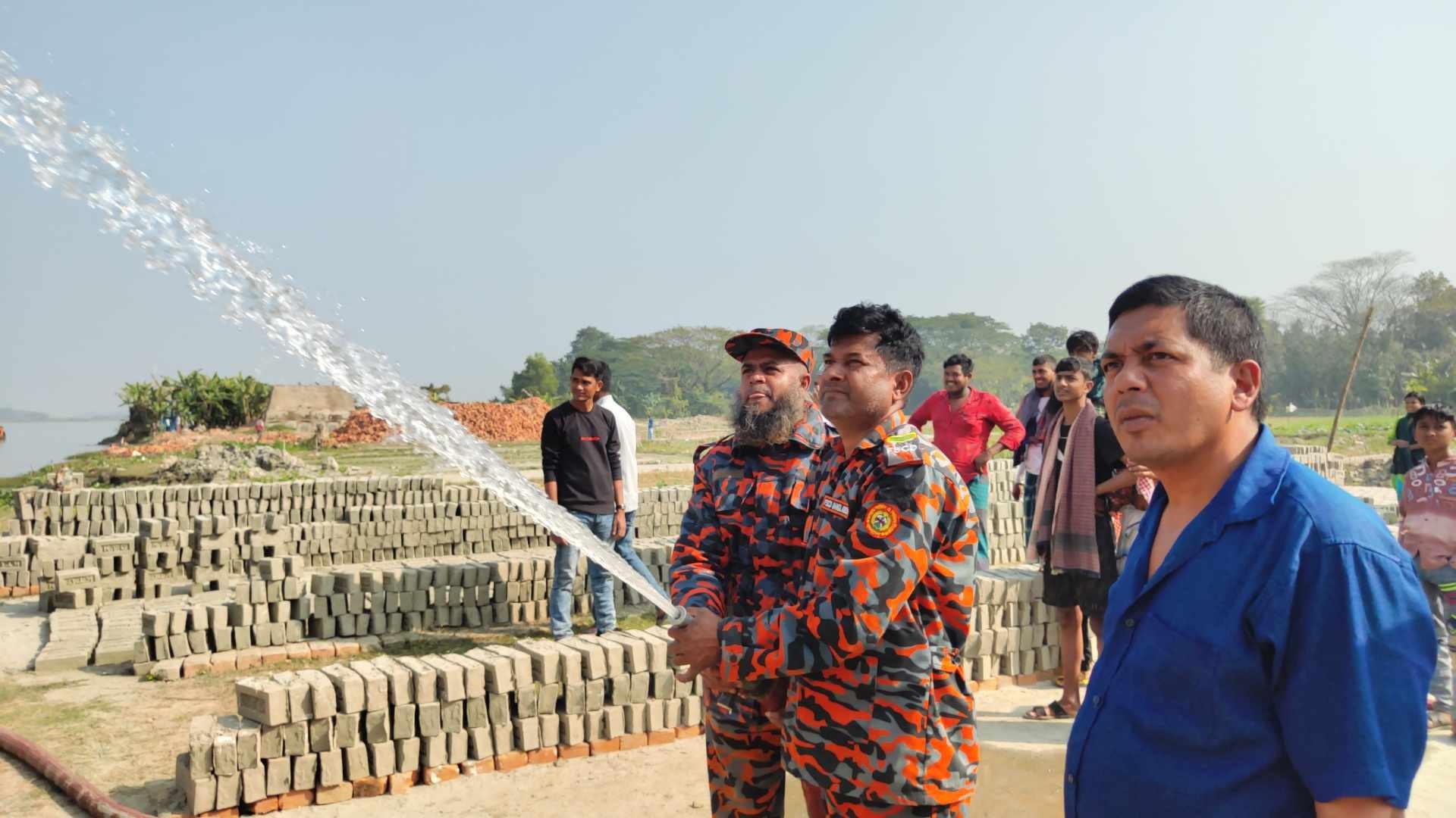 ঝালকাঠিতে অবৈধ ইটভাটায় অভিযান ইট ধ্বংস, ৩ লাখ টাকা জরিমানা