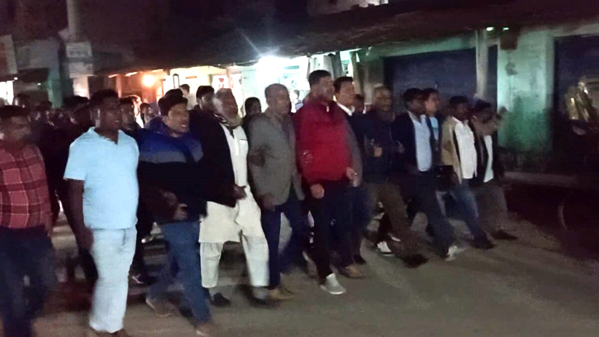 ফুলবাড়ীতে বিএনপির মিছিলে ককটেল বিস্ফোরণ। আহত ২