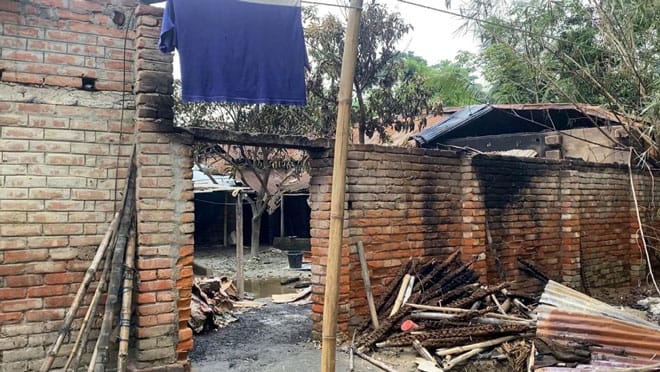 পুঠিয়ায় আওয়ামীলীগ সমর্থীত ব্যবসায়ীর বাড়িতে হামলা