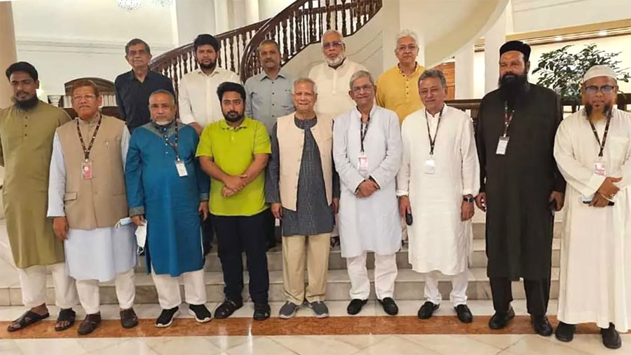 সরকারকে কঠোর হওয়ার পরামর্শ দিয়েছে রাজনৈতিক দলগুলো