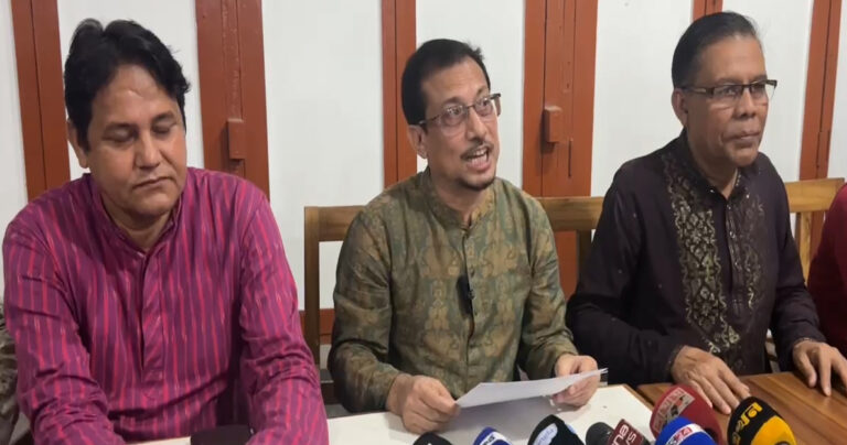চিহ্নিত সন্ত্রাসী শিক্ষার্থীদের স্থায়ী বহিষ্কারের দাবিতে সংবাদ সম্মেলন