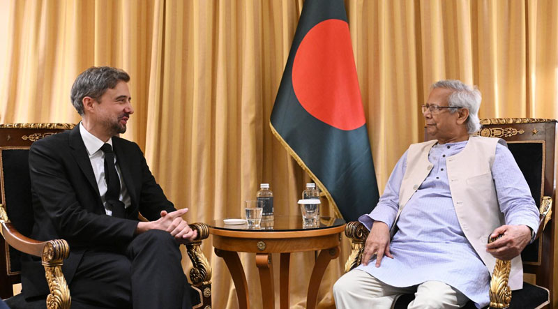 আইএফএডির প্রেসিডেন্ট আলভারো লারিওর সঙ্গে প্রধান উপদেষ্টার বৈঠক