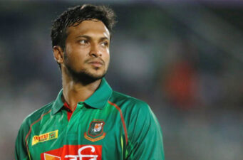 যেভাবে নিজেই শেষ করলেন নিজের ক্যারিয়ার