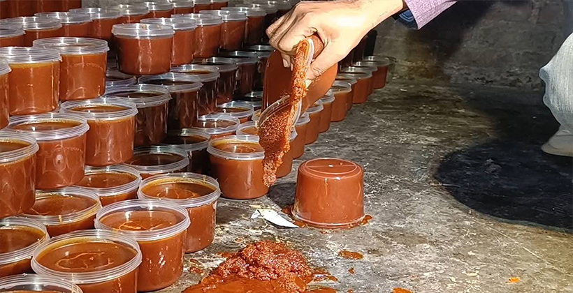 ভেজাল গুড়ে সয়লাব রাজশাহীর বাজার