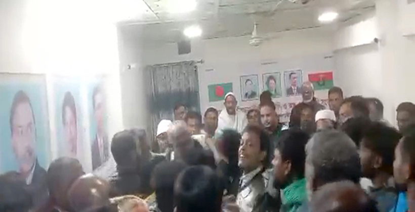 বহিষ্কারাদেশ প্রত্যাহার নিয়ে রাজশাহীতে বিএনপির দুই গ্রুপের সংঘষ, ককটেল বিস্ফোরণ