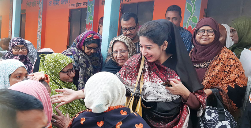 ধানের শীষের পক্ষে মির্জা ফখরুলের সহধর্মীনি রাহাত আরা বেগমের উঠান বৈঠক
