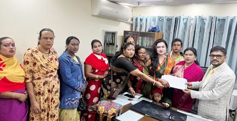 রংপুর-৩ আসনে স্বতন্ত্র প্রার্থী হিসেবে মনোনয়ন ফরম সংগ্রহ করেছেন তৃতীয় লিঙ্গের রানী