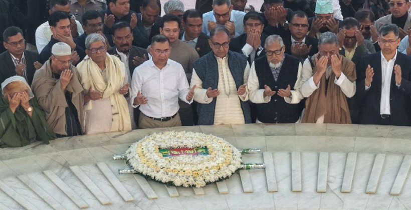 শহীদ জিয়ার কবর জিয়ারত করলেন তারেক রহমান