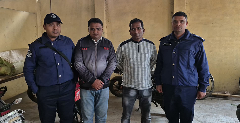 ঠাকুরগাঁওয়ে চাকুরী নিয়োগ পরীক্ষায় প্রক্সি ও নিষিদ্ধ ডিভাইসসহ দুইজন আটক