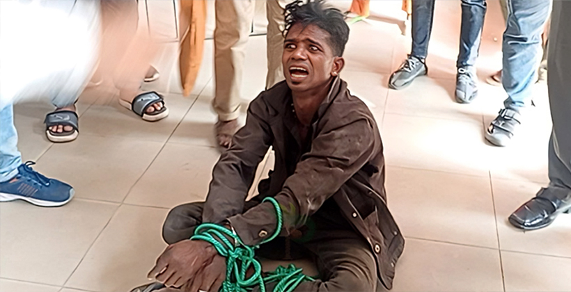 যশোর কালেক্টরেট ভবনের কেবল চুরির সময় যুবক হাতেনাতে আটক