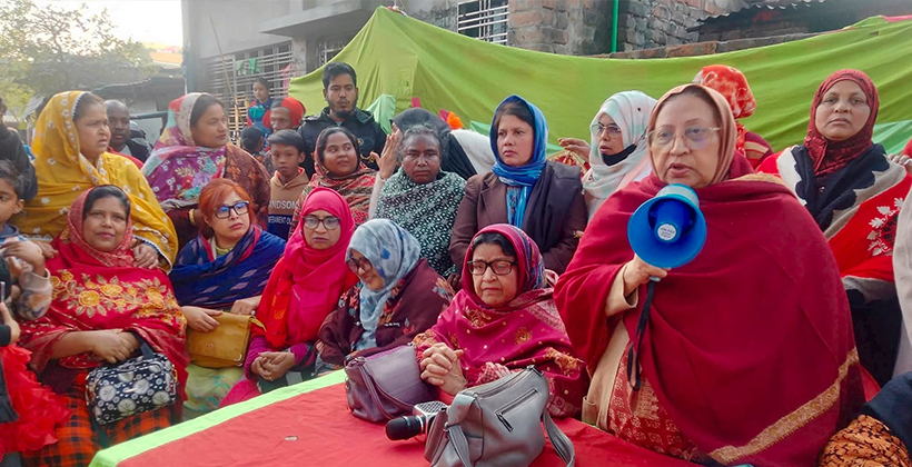 ঠাকুরগাঁওয়ে ভোটের মাঠে বেড়াচ্ছেন মির্জা ফখরুল ইসলাম আলমগীরের সহধর্মিণী