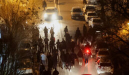 ইরানে বিক্ষোভে নিরাপত্তা কর্মীসহ ২০০০ জন নিহত