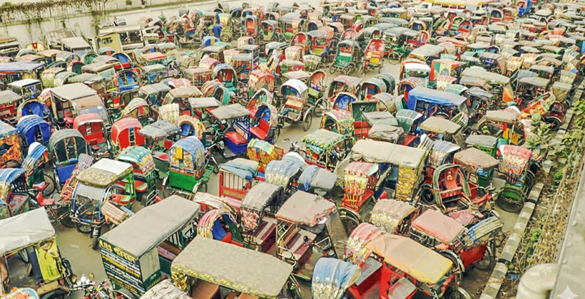 রাজধানীতে আতঙ্কের নাম ব্যাটারিচালিত রিকশা
